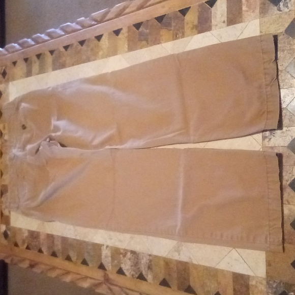 American Eagle khakis 28x32 - Picture 6 of 9
